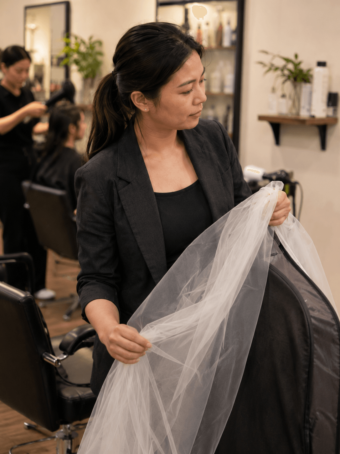 Hua, Bridal specialist